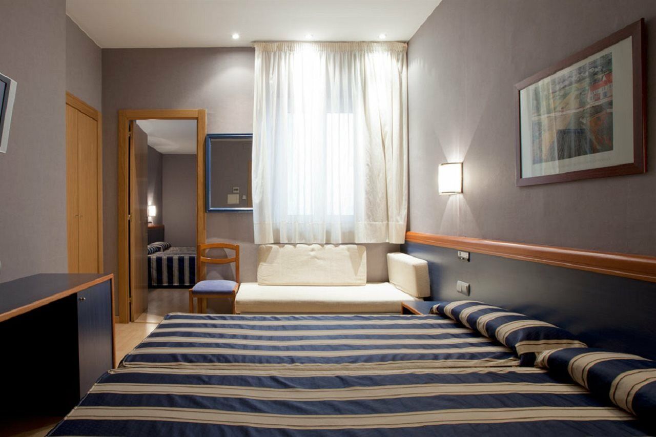 Hotel Sant Agusti Barcelone Extérieur photo